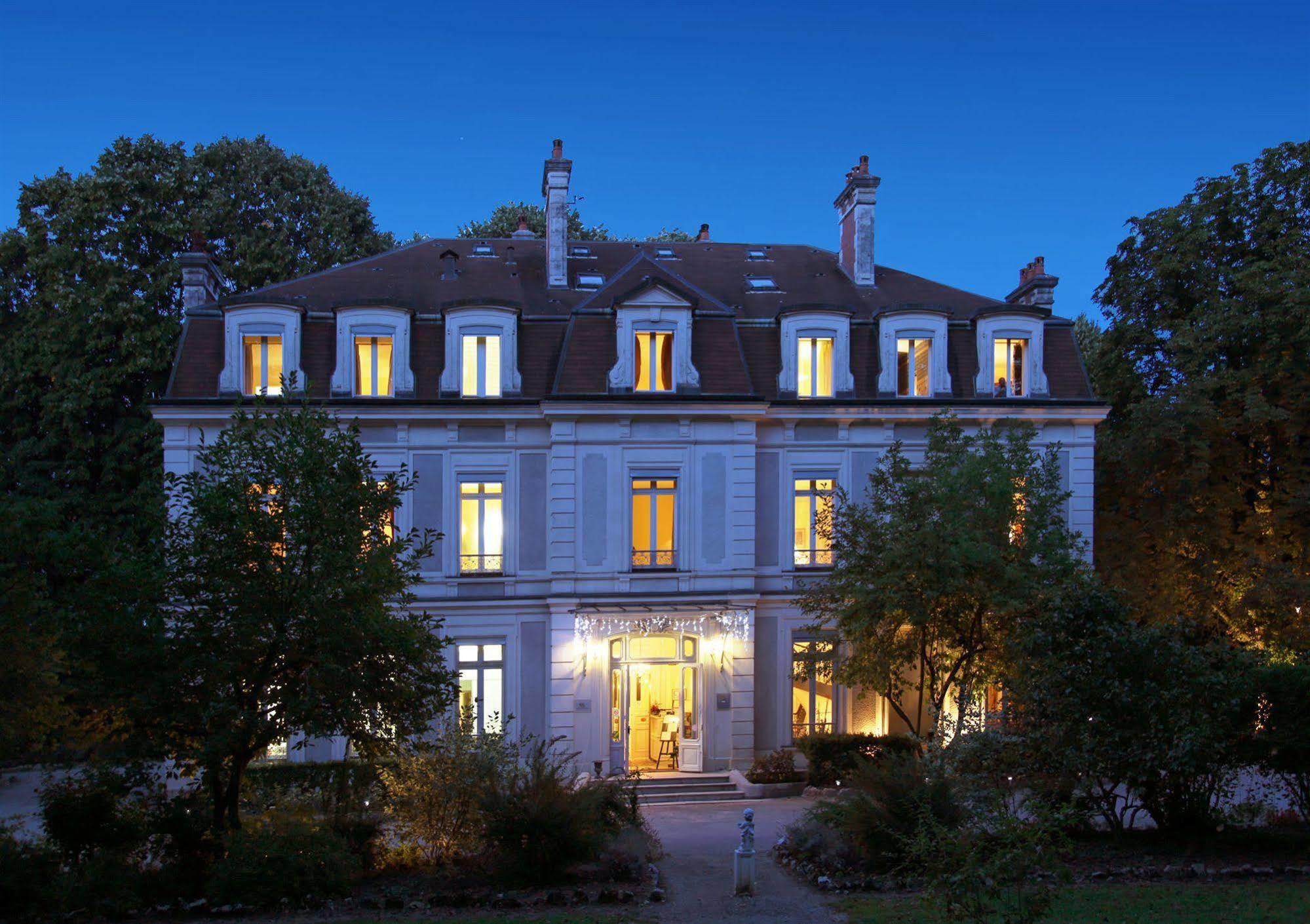 Chateau De La Dame Blanche - Logis Geneuille ภายนอก รูปภาพ